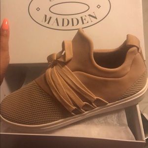 Steve Madden casual sneaker